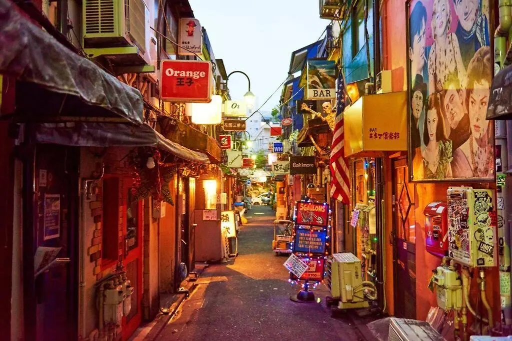 新宿駅徒歩８分！緑あるデザイナーズホテル/最大６名/Fire Tv/光ネット/伊勢丹・歌舞伎町すぐ！ Tokió Japán